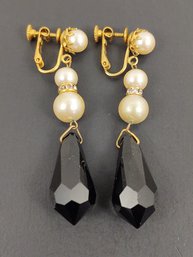 VINTAGE SIGNED MIRIAM HASKELL PEARL & BLACK GLASS DROP EARRINGS