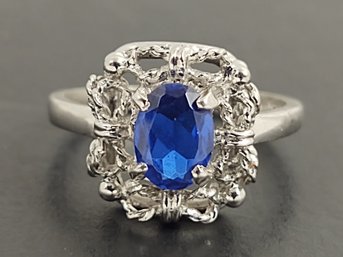 BEAUTIFUL STERLING SILVER BLUE SPINEL RING