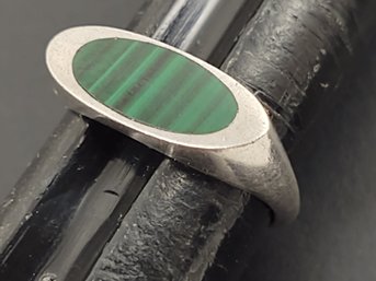 VINTAGE MODERNIST STYLE STERLING SILVER MALACHITE RING