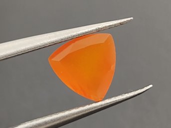 LOOSE 1.45cT TRIANGLE SHAPED ORANGE FIRE OPAL GEMSTONE