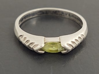 THIN VINTAGE STERLING SILVER PERIDOT RING