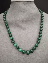 VINTAGE GRADUATED MALACHITE BEADED NECKLACE