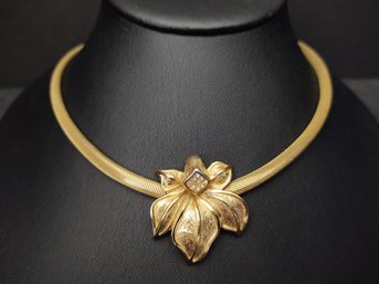 VINTAGE DESIGNER CHRISTIAN DIOR GOLD TONE ORCHID FLOWER COLLAR NECKLACE