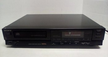 Sony Compact Disc Player Model CDP-350 - Serial No. 872992 - Powers Up    LR/CVBKB