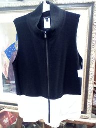 Ladies New Never Worn Size G/L 100%Laine/wool Sleeveless Long Top With Zippered Front & 2 Front Pockets