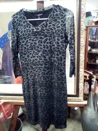 Ladies New Never Worn Light Weight Long Sleeved Lined Animal Print Dress In Petite Small Size