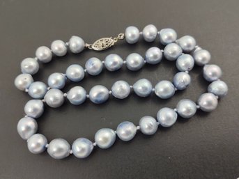 VINTAGE STERLING SILVER 8mm-9mm BLUE / GRAY PEARL NECKLACE