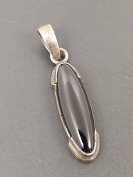 VINTAGE STERLING SILVER ONYX PENDANT