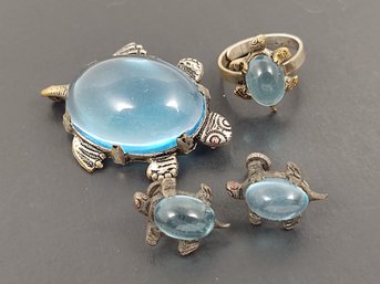 VINTAGE SILVER PLATED BLUE LUCITE JELLY BELLY TURTLES BROOCH RING & EARRINGS SET