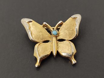 VINTAGE SIGNED TRIFARI GOLD TONE BUTTERFLY PIN W/ FAUX TURQUOISE