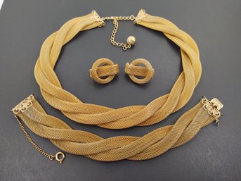 VINTAGE DESIGNER SIGNED HOBE GOLD TONE MESH NECKLACE BRACELET & EARRINGS SET