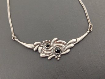 VINTAGE STERLING SILVER ONYX NECKLACE