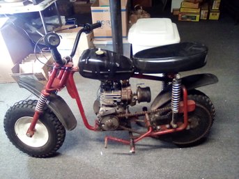 Vintage Mini Bike - Manco Written On Seat - For Parts Or Repairs      LP/CV2