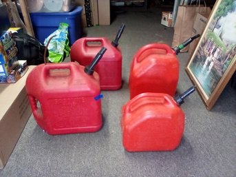 4 Preowned Gas Cans - 3 Are 5 Gallon/18.9L & 1 Is 2-1/2 Gallon10L     LPCV2