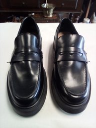 Ladies H&M Black Platform Loafers - Size 39 Euro/8 US   TT/CVBK B