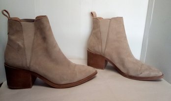 Steve Madden Suede Boot - No Size Indicated - Toe To Back Of Heal Is 10-1/4 Inches Long TT/B5