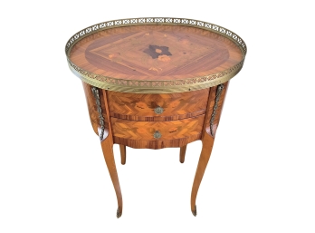 Very Pretty End Table/ Nightstand In 18th Century Style