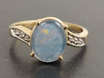 BEAUTIFUL VINTAGE 14K GOLD OPAL DOUBLET & DIAMOND RING