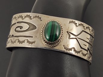 VINTAGE NAVAJO NATIVE AMERICAN KEE NEZ STERLING SILVER MALACHITE CUFF BRACELET