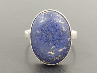 VINTAGE STERLING SILVER BLUE LAPIS CABOCHON RING