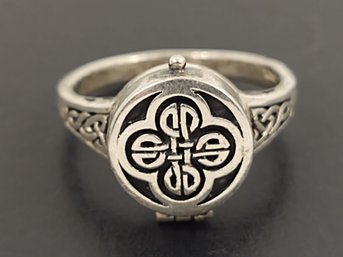 VINTAGE CELTIC DESIGN STERLING SILVER POISON RING