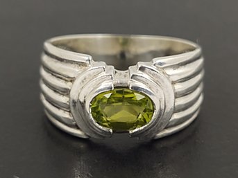 VINTAGE STERLING SILVER PERIDOT RING