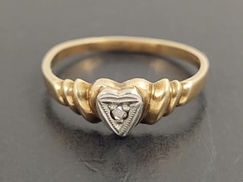 ANTIQUE VICTORIAN 10K GOLD HEART CHILDS RING