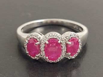 STUNNING STERLING SILVER RUBY & WHITE TOPAZ RING