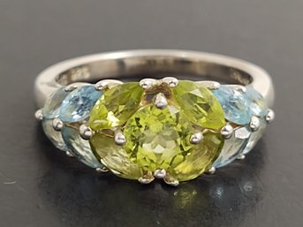 STUNNING STERLING SILVER PERIDOT & BLUE TOPAZ RING