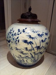 Asian Style Blue & White Ceramic Pot & Intricately Carved Lid With Finial/den