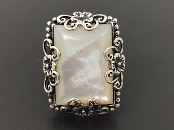 STUNNING STERLING SILVER MOTHER OF PEARL RING