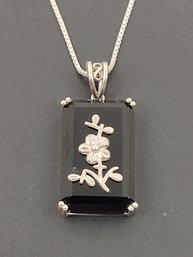 BEAUTIFUL STERLING SILVER ONYX FLOWER NECKLACE