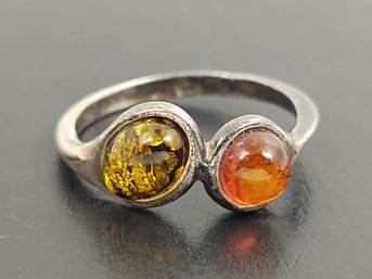 VINTAGE STERLING SILVER BALTIC AMBER RING