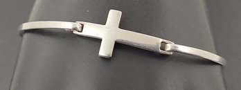 VINTAGE STERLING SILVER CROSS BRACELET