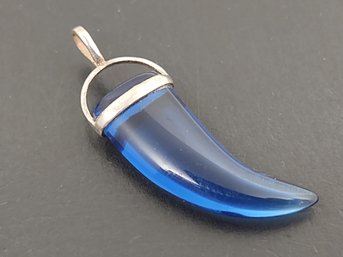 VINTAGE STERLING SILVER BLUE GLASS TOOTH PENDANT