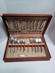 Vintage 65 Piece Holmes & Edwards IS Silver Plate Collection In Wood Felt Lined Storage Box TA/A5