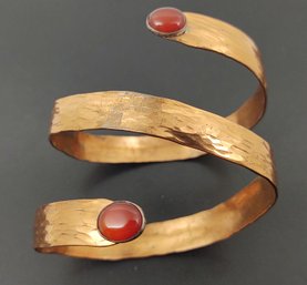 VINTAGE UNSIGNED MODERNIST HAMMERED COPPER & SILVER CARNELIAN WRAP BRACELET