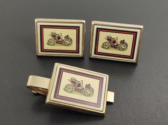 VINTAGE GOLD TONE ANTIQUE CAR CUFFLINKS & TIE CLIP SET