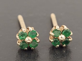 VINTAGE 14K GOLD EMERALD STUD EARRINGS