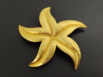 VINTAGE MATTE GOLD TONE STARFISH BROOCH