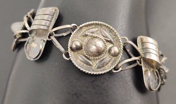 VINTAGE EARLY MEXICAN STERLING SILVER SOMBRERO & SANDLES BRACELET