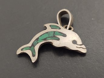 VINTAGE MEXICAN STERLING SILVER INLAID ONYX & MALACHITE DOLPHIN PENDANT