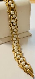 SIGNED CROWN TRIFARI GOLD TONE FAUX PEARL BRACELET