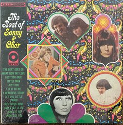 THE BEST OF SONNY & CHER - VINYL RECORD - SD 33-219 - VERY GOOD CONDITION