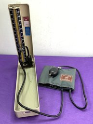 Marshall Deluxe Sphygmomanometer