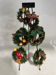 Byers Choice Wreath Vendor Stand W/6 Wreaths