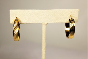 Fine Gold Tone Hoop Pierced Earrings About 1' Diameter