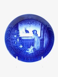 1982 Royal Copenhagen - Waiting For Christmas Collectable Plate