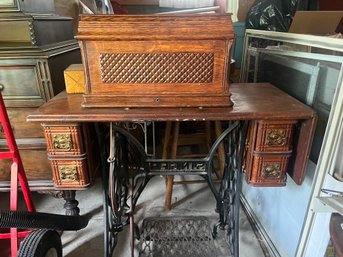 Antique Singer Sewing  Table  WOW!! See All Photos For Extras!