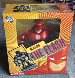 Limited Edition DC DIRECT 'Uni-Formz' The Flash Statue- New In Box